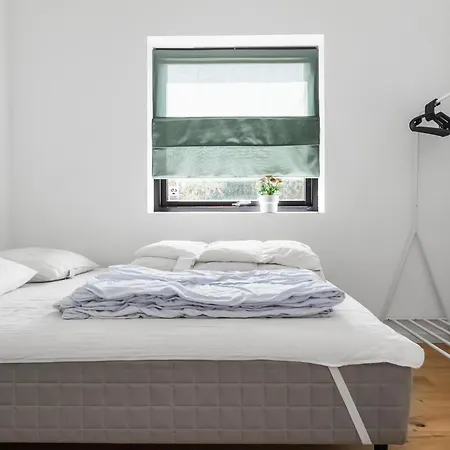 4 Bedroom Lovely In Vaeggerlose Сasa de vacaciones *