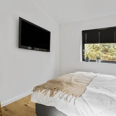4 Bedroom Lovely In Vaeggerlose