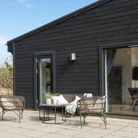 Ferienhaus 4 Bedroom Lovely In Vaeggerlose *