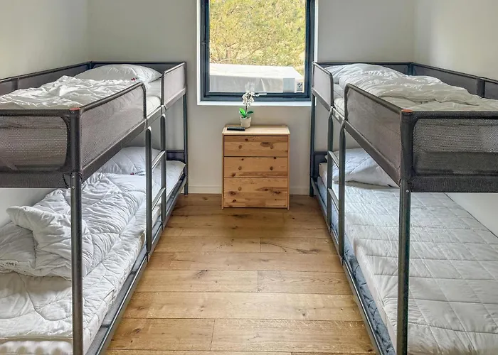 4 Bedroom Lovely In Vaeggerlose